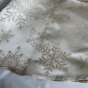 ***SOLD*** Round holiday party tablecloth 28” Snow flakes silky cream top, gold